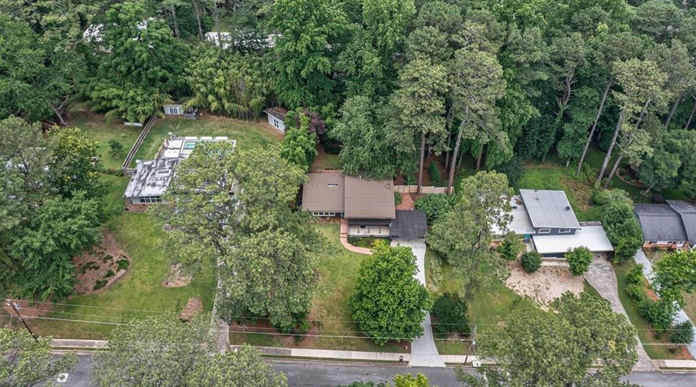 3676 Northlake Dr, Atlanta GA 30341 exterior