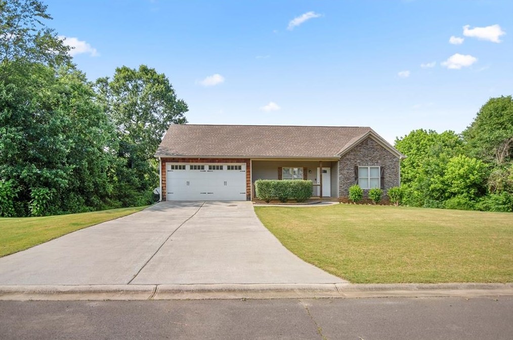 271 Peachtree Ln, Calhoun GA 30701-4392 exterior