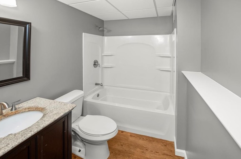 271 Peachtree Ln, Calhoun GA 30701-4392 exterior