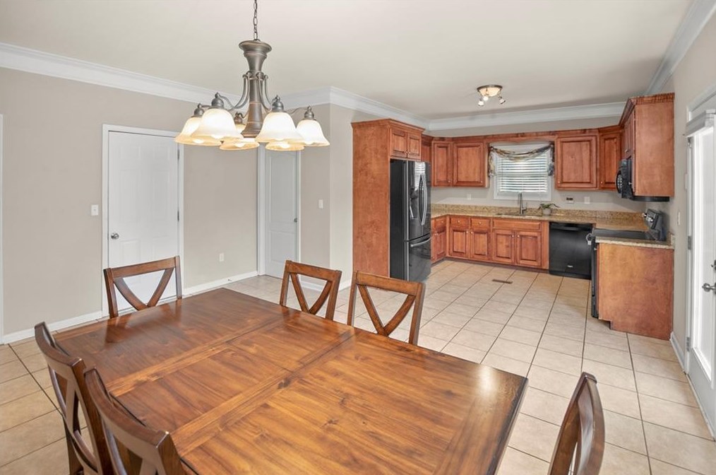 271 Peachtree Ln, Calhoun GA 30701-4392 exterior