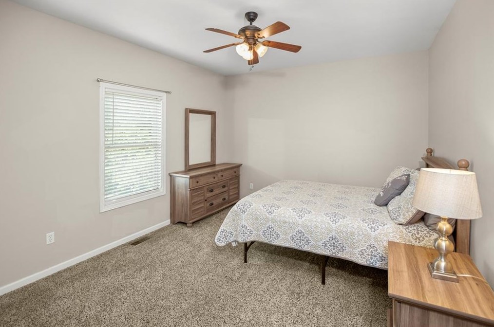 271 Peachtree Ln, Calhoun GA 30701-4392 exterior