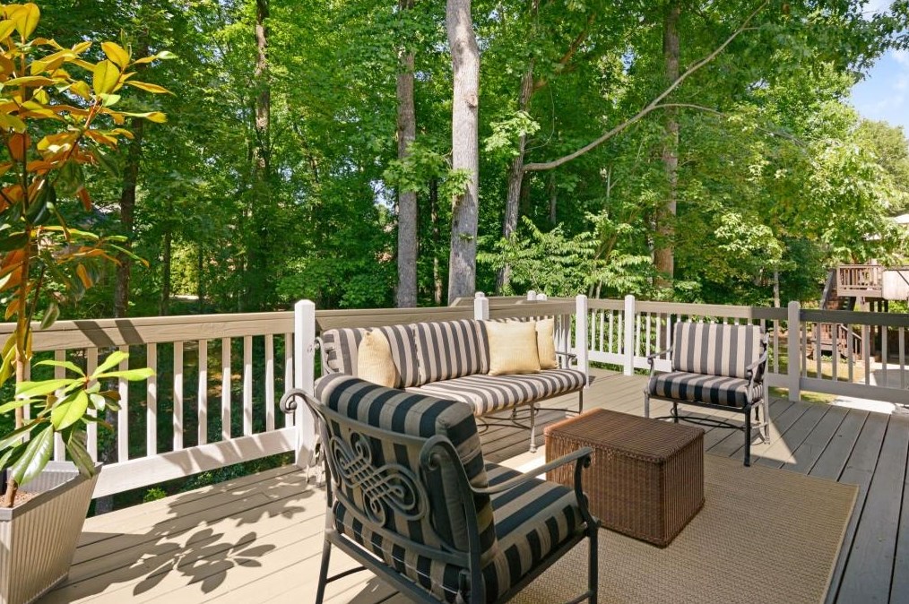 385 Overhill Bnd, Alpharetta GA 30005-8972 exterior