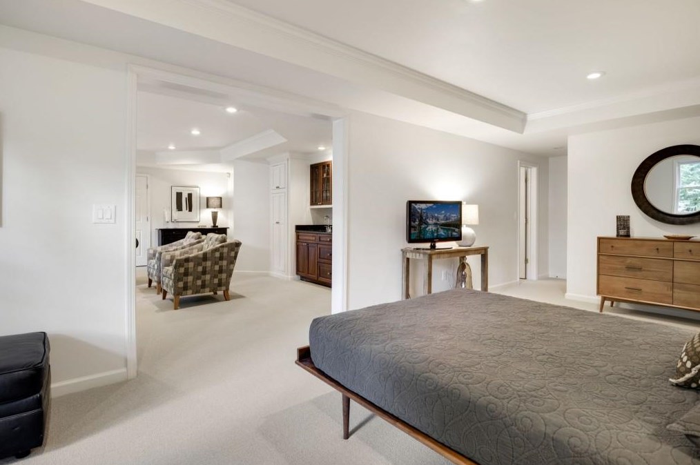 385 Overhill Bnd, Alpharetta GA 30005-8972 exterior