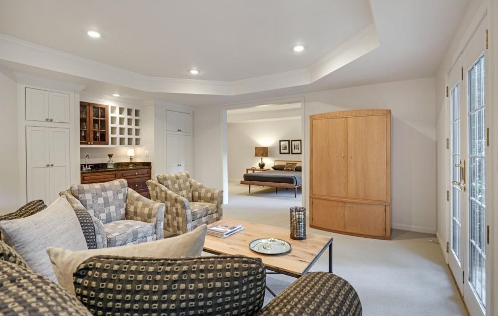 385 Overhill Bnd, Alpharetta GA 30005-8972 exterior