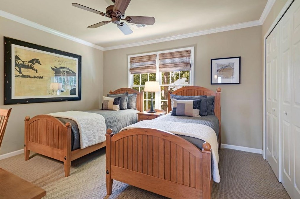 385 Overhill Bnd, Alpharetta GA 30005-8972 exterior