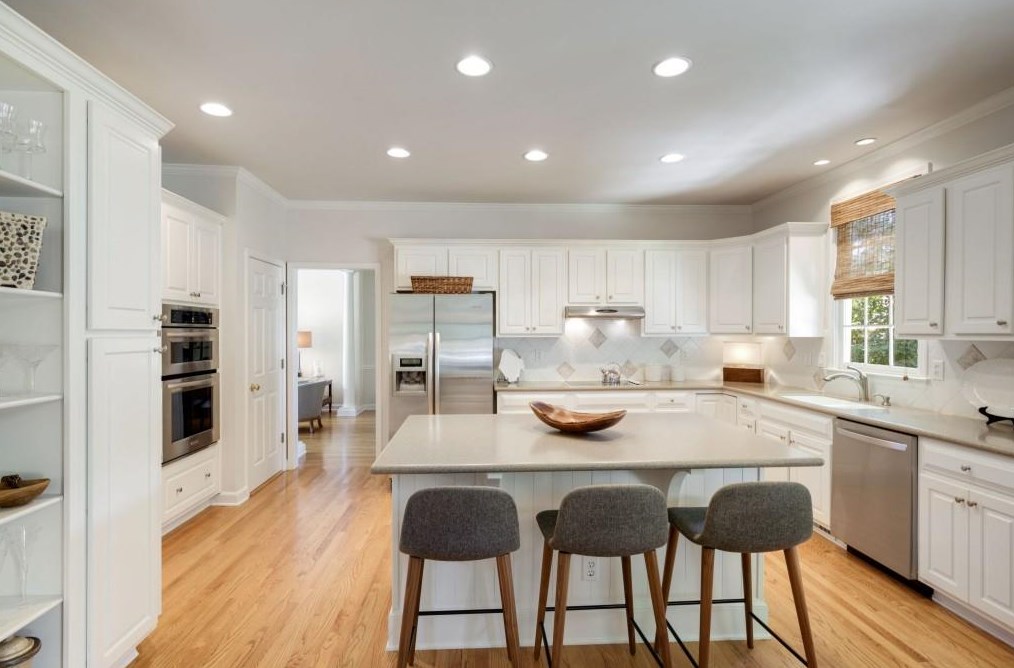 385 Overhill Bnd, Alpharetta GA 30005-8972 exterior