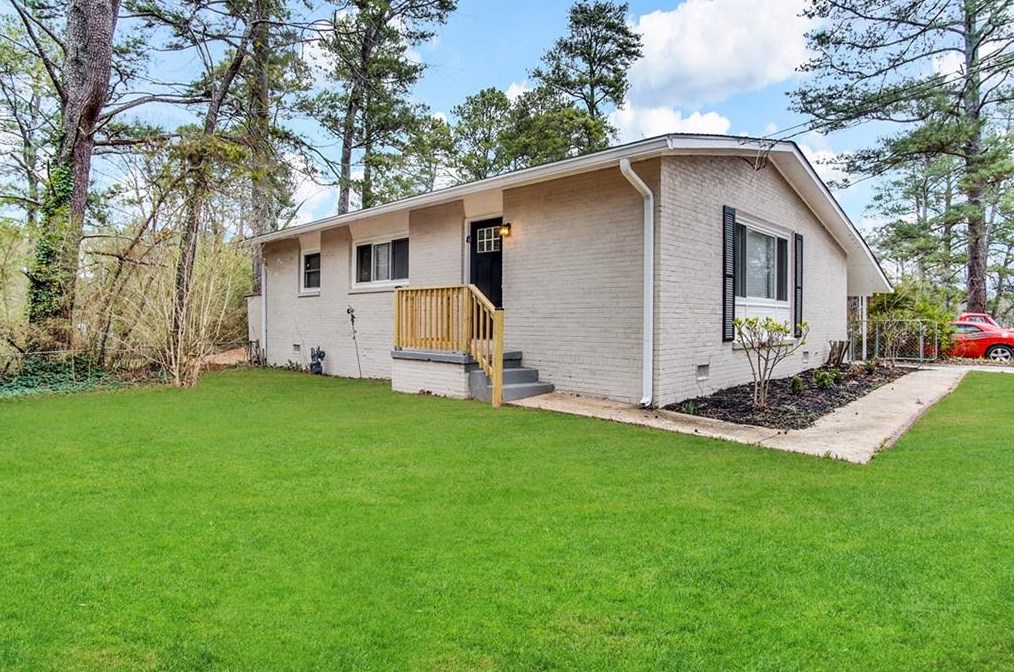 4404 Mercer Rd, Decatur GA  30035-1517 exterior