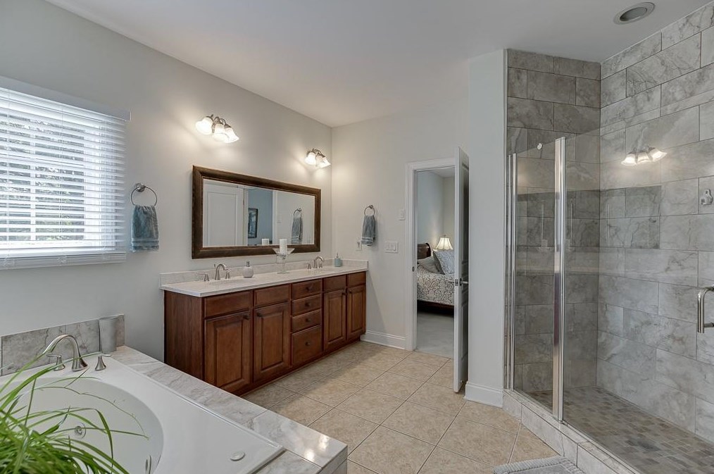 7776 Copper Kettle Way, Flowery Branch GA  30542-7574 exterior
