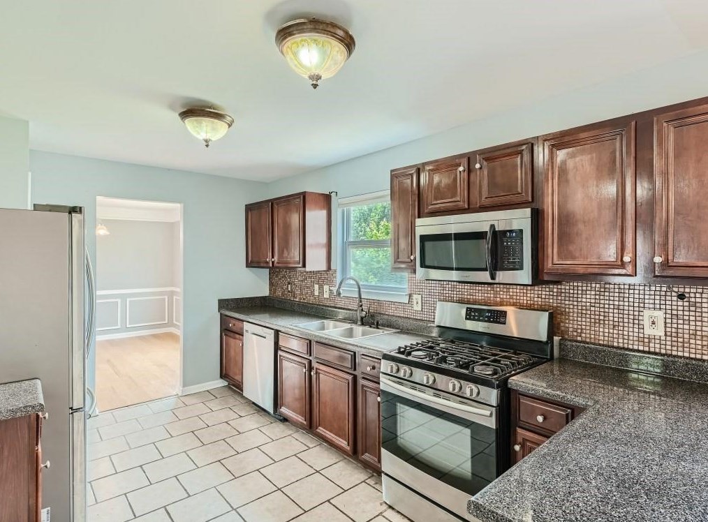 4721 Chief Joseph Cir, Douglasville GA  30135-8473 exterior