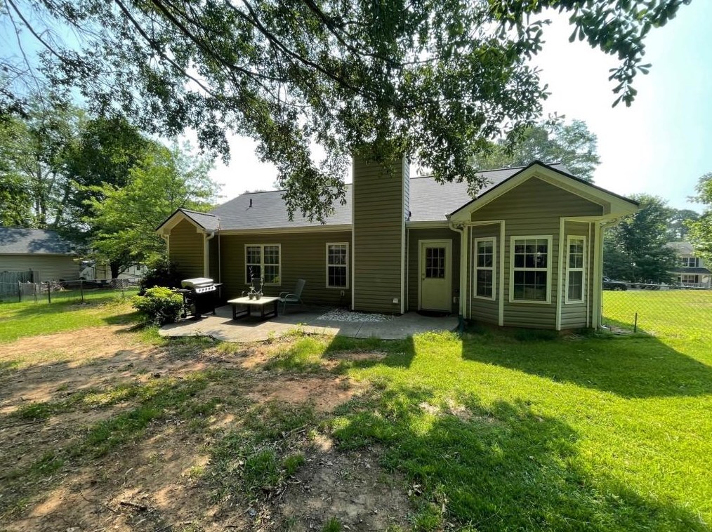 884 Whispering Way, Winder GA  30680-1428 exterior