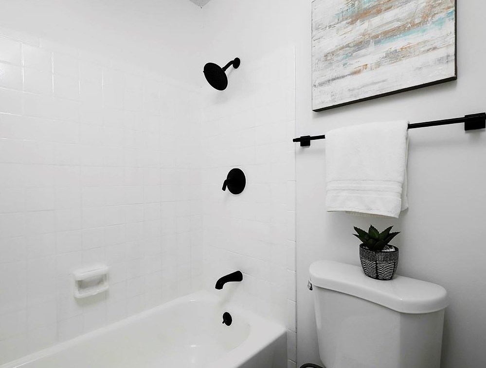 2790 Farmstead Rd, Smyrna GA  30080-2620 exterior