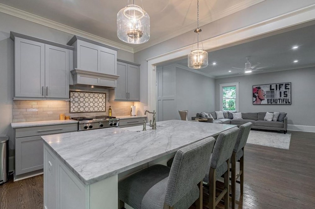 4092 Navajo Trl, Atlanta GA  30319-1552 exterior