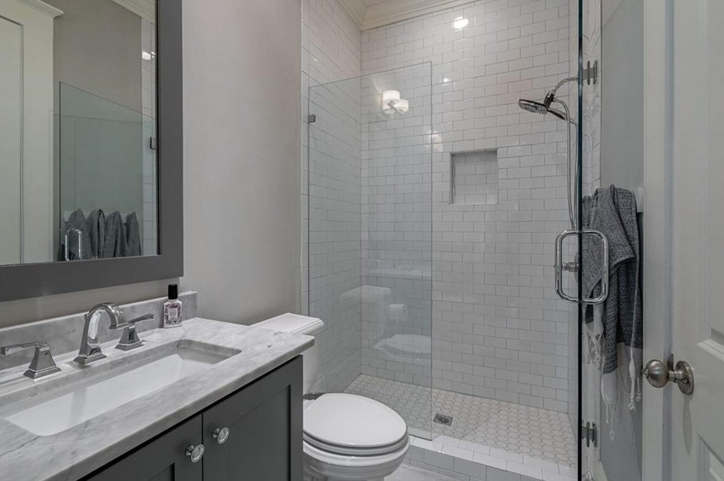 4092 Navajo Trl, Atlanta GA  30319-1552 exterior