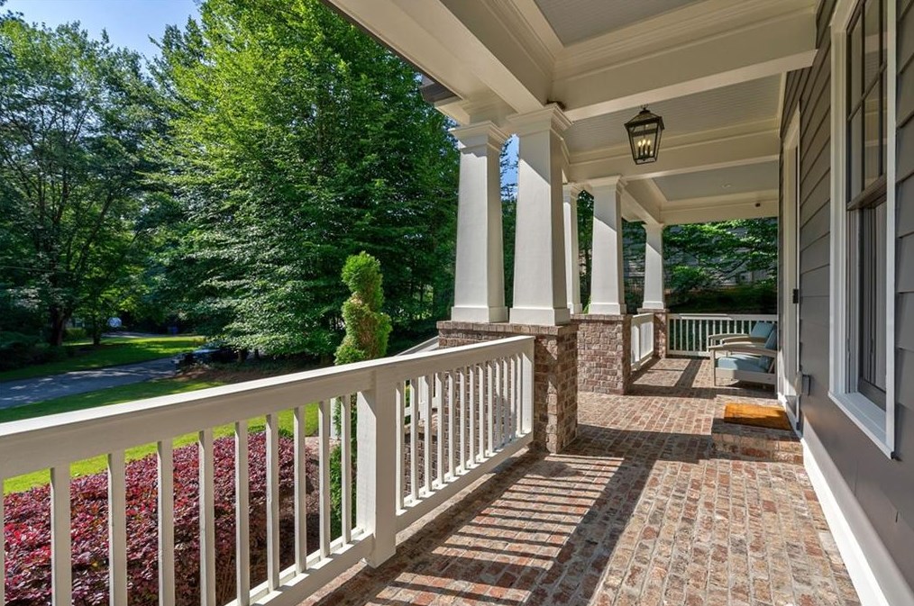 4092 Navajo Trl, Atlanta GA  30319-1552 exterior