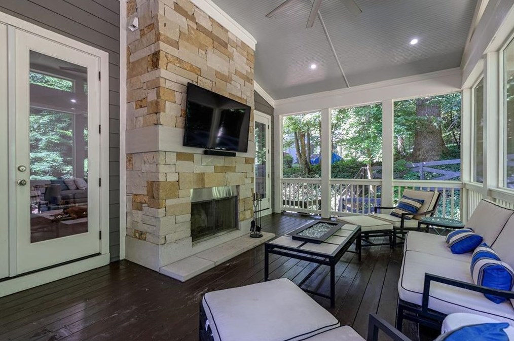 4092 Navajo Trl, Atlanta GA  30319-1552 exterior