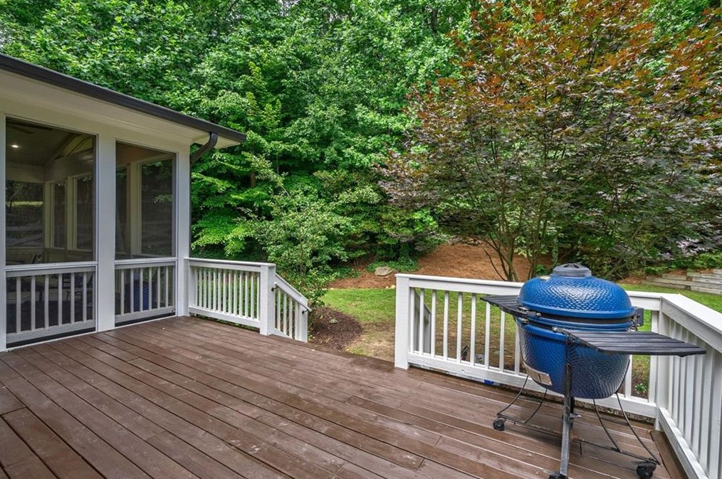 4092 Navajo Trl, Atlanta GA  30319-1552 exterior