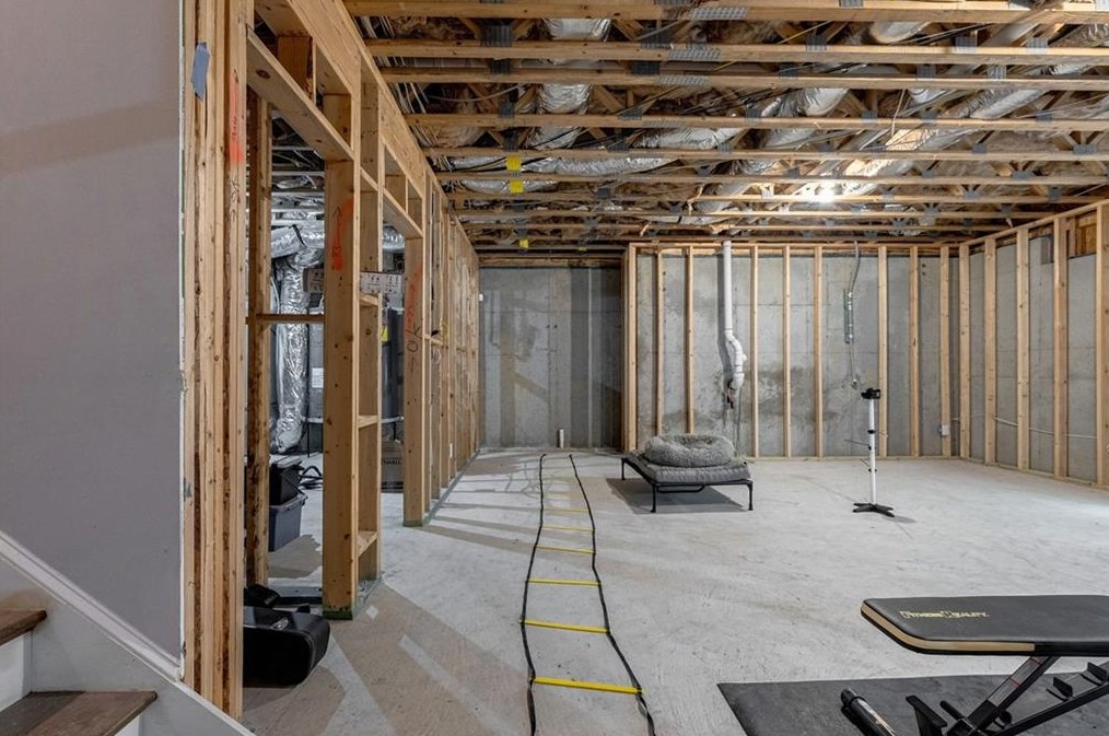 4092 Navajo Trl, Atlanta GA  30319-1552 exterior