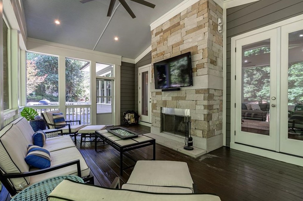 4092 Navajo Trl, Atlanta GA  30319-1552 exterior