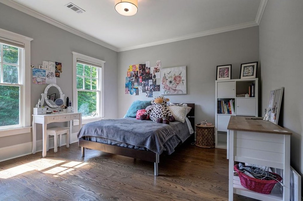 4092 Navajo Trl, Atlanta GA  30319-1552 exterior