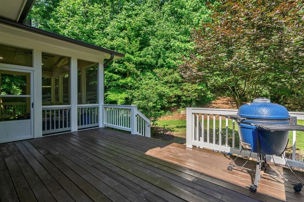 4092 Navajo Trl, Atlanta GA  30319-1552 exterior