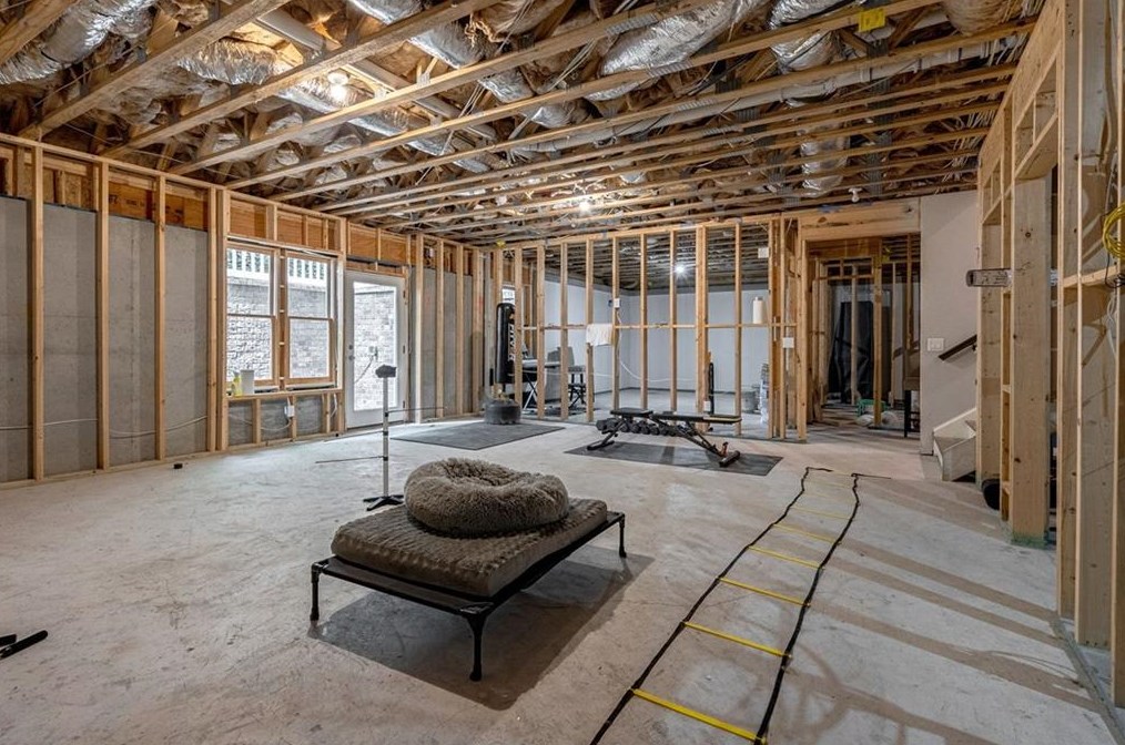 4092 Navajo Trl, Atlanta GA  30319-1552 exterior