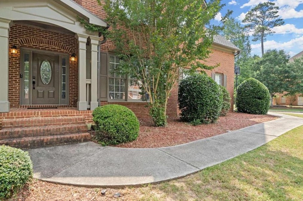 1200 Cresthaven Ln, Lawrenceville GA  30043-8139 exterior