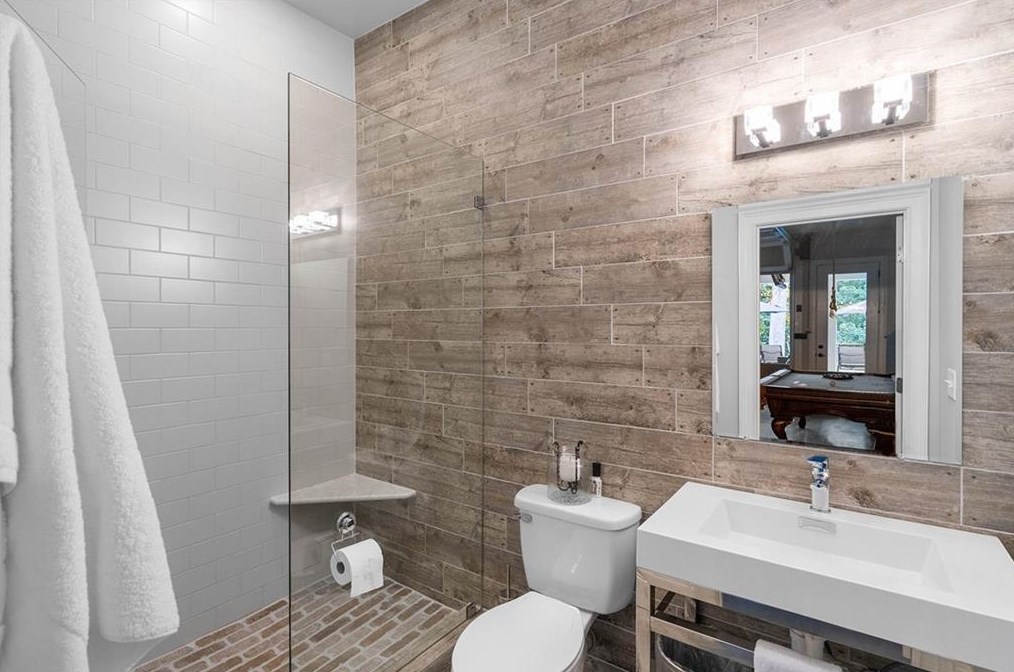 5514 Sherrell Dr, Atlanta GA 30342-1305 exterior