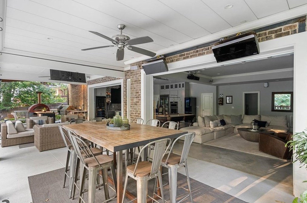 5514 Sherrell Dr, Atlanta GA 30342-1305 exterior