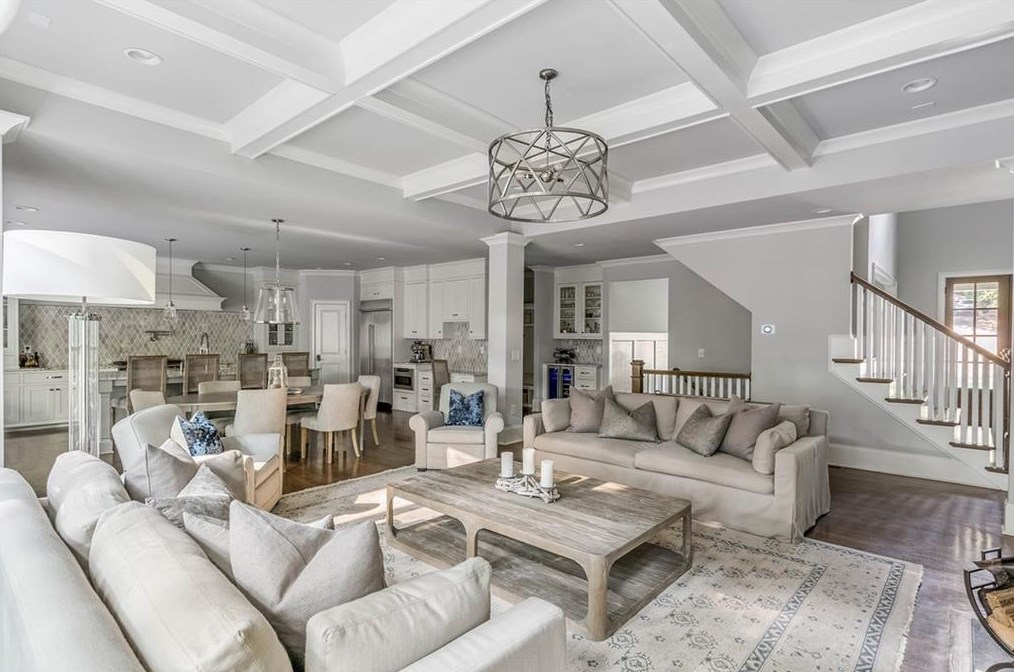 5514 Sherrell Dr, Atlanta GA 30342-1305 exterior