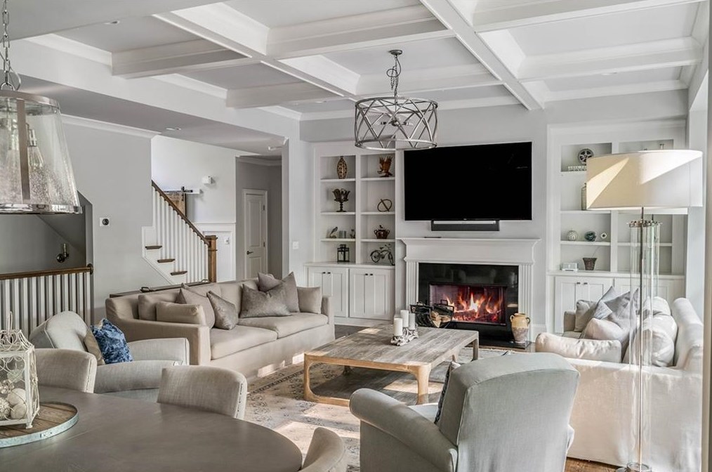 5514 Sherrell Dr, Atlanta GA 30342-1305 exterior