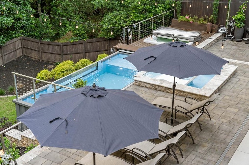 5514 Sherrell Dr, Atlanta GA 30342-1305 exterior