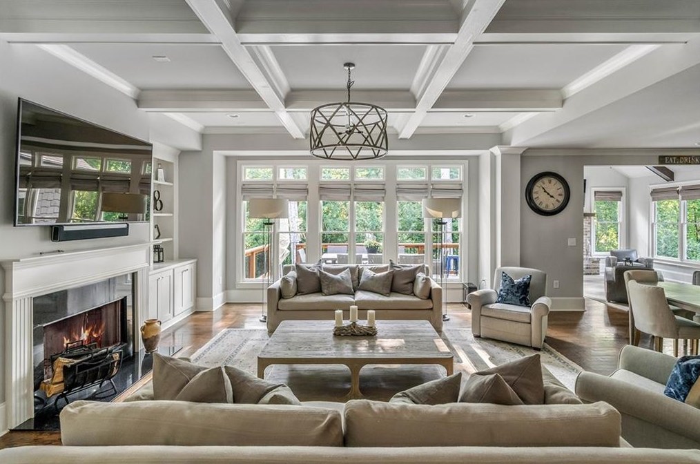 5514 Sherrell Dr, Atlanta GA 30342-1305 exterior