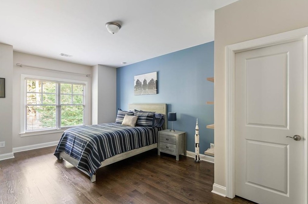 5514 Sherrell Dr, Atlanta GA 30342-1305 exterior