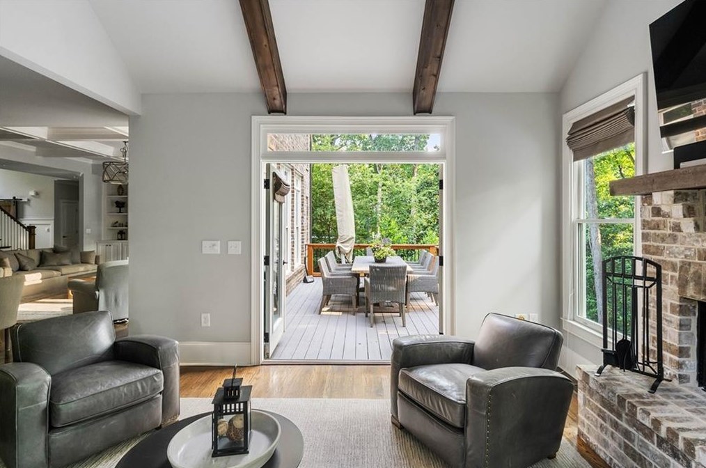 5514 Sherrell Dr, Atlanta GA 30342-1305 exterior