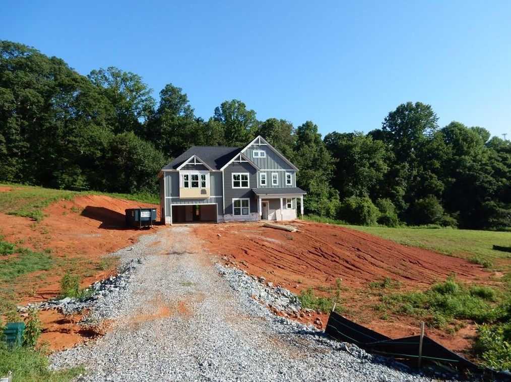 201 Sterling Meadows Dr, Demorest, GA 30535