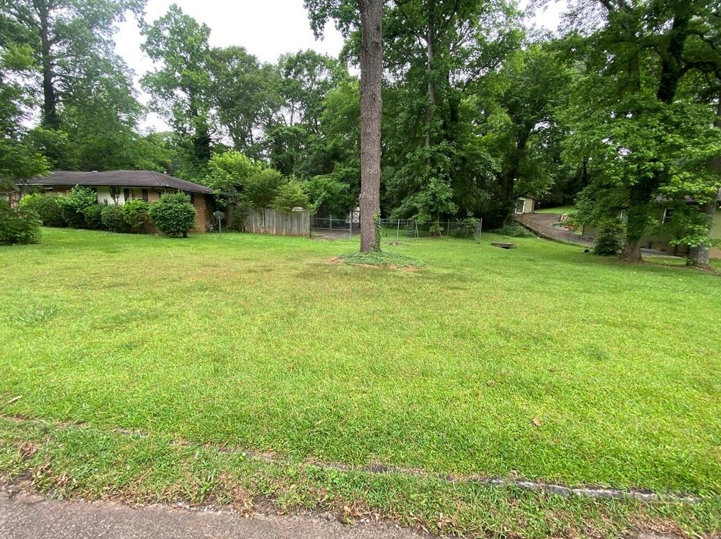 2011 Starmount Way, Decatur GA  30032-0039 exterior