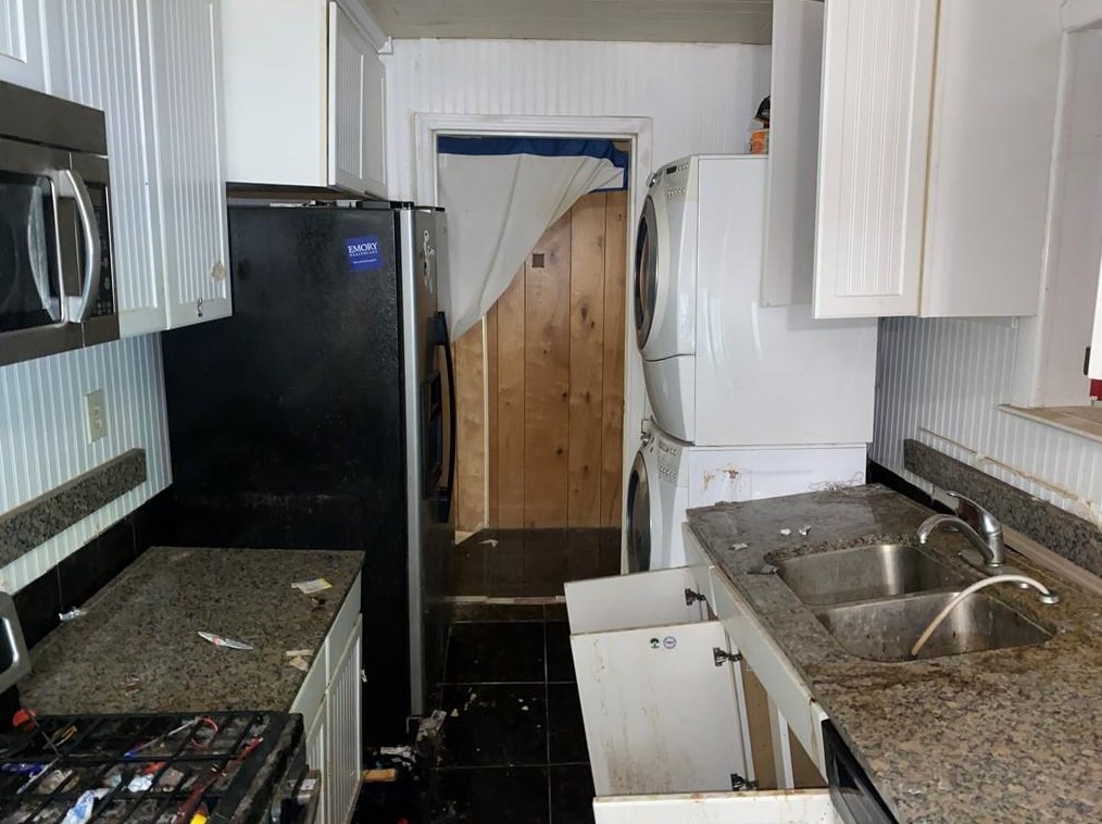 2011 Starmount Way, Decatur GA  30032-0039 exterior