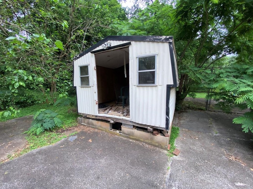 2011 Starmount Way, Decatur GA  30032-0039 exterior