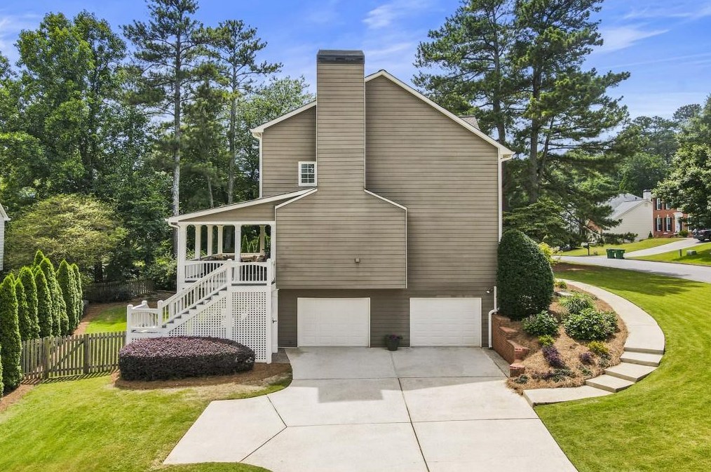 11615 Dunhill Pl Dr, Alpharetta GA 30005-7240 exterior