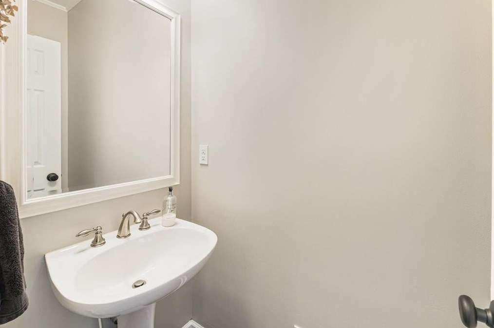 11615 Dunhill Pl Dr, Alpharetta GA 30005-7240 exterior