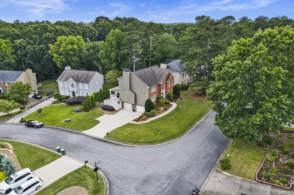 11615 Dunhill Pl Dr, Alpharetta GA 30005-7240 exterior