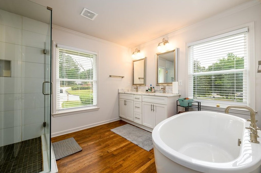 2200 Rollingview Dr, Decatur GA  30032-6141 exterior