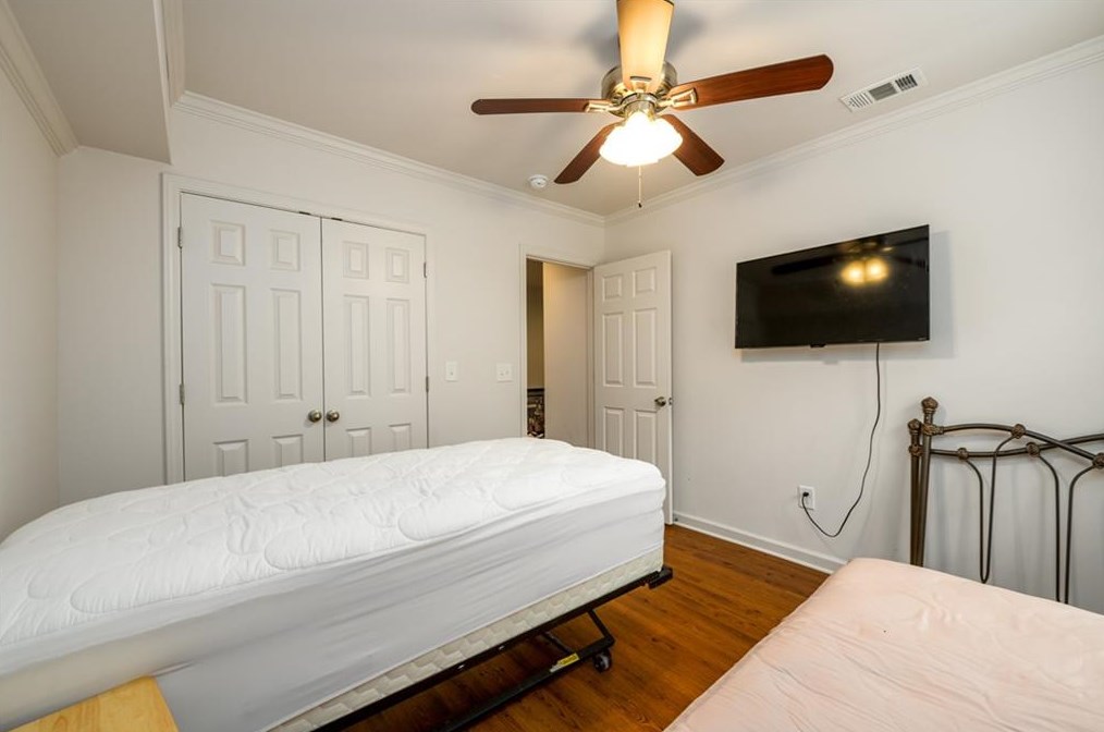 2200 Rollingview Dr, Decatur GA  30032-6141 exterior