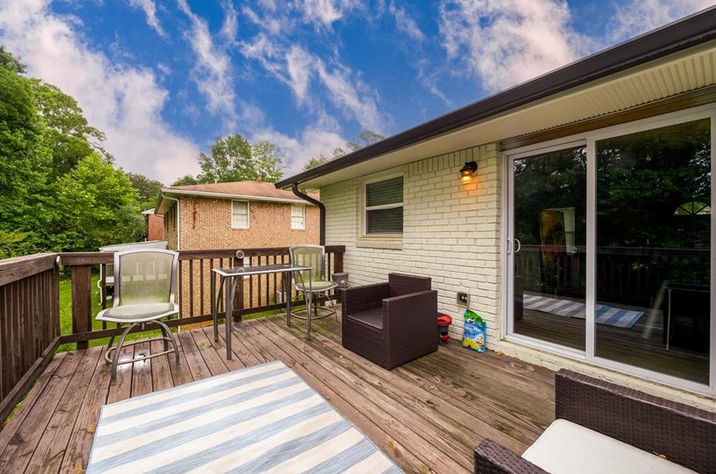 2200 Rollingview Dr, Decatur GA  30032-6141 exterior