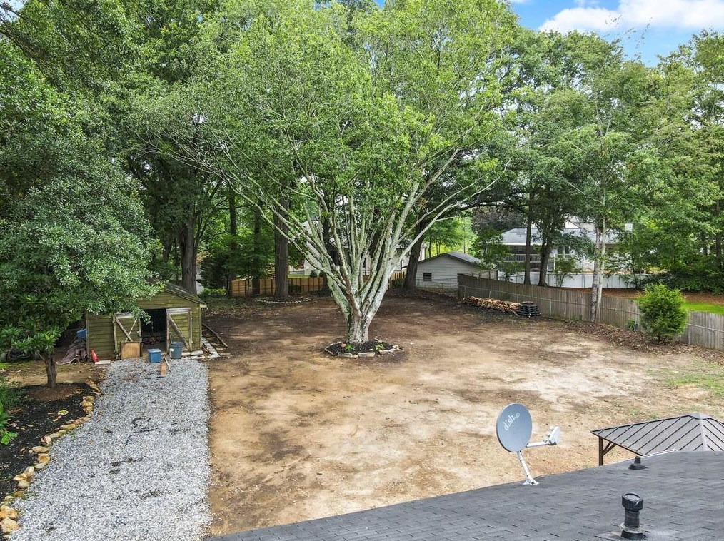 305 Mdw Dr, Alpharetta GA 30009-1545 exterior