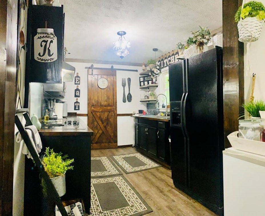 305 Mdw Dr, Alpharetta GA 30009-1545 exterior