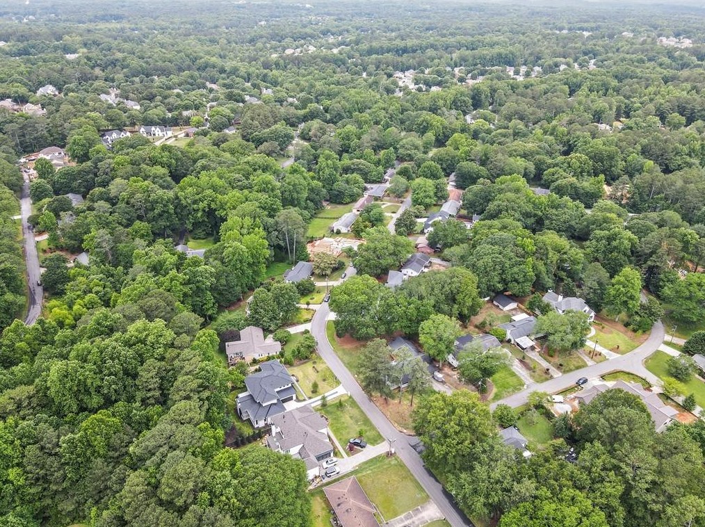 305 Mdw Dr, Alpharetta GA 30009-1545 exterior