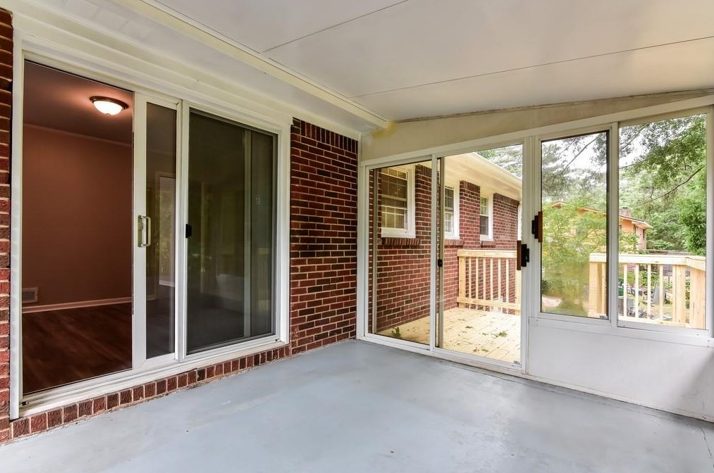 2618 Treadway Dr, Decatur GA  30034-2525 exterior