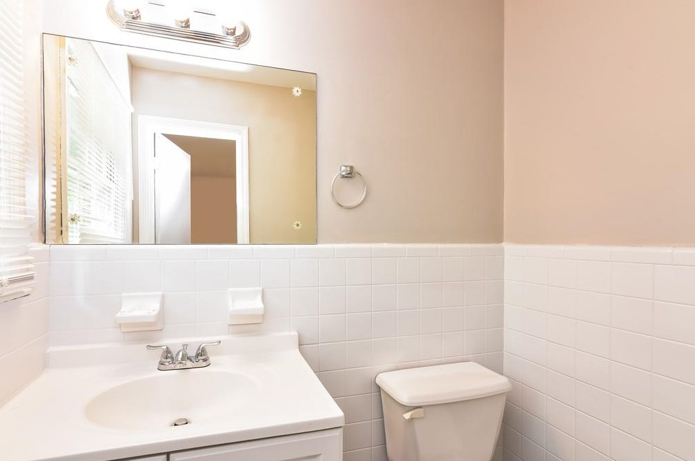 2618 Treadway Dr, Decatur GA  30034-2525 exterior