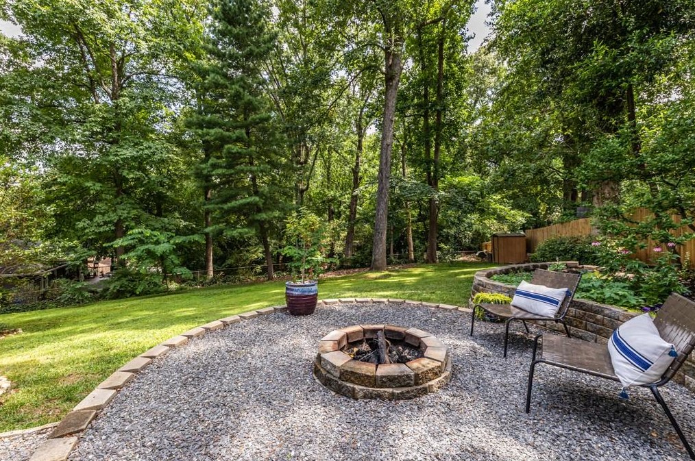 1275 Willivee Dr, Decatur GA 30033-4120 exterior